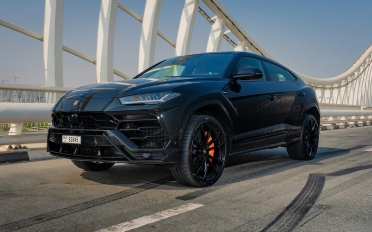 black_lamborghini-urus_2020_4074_main_eb6fb0945a7e63f51aeba3660b53cf6e