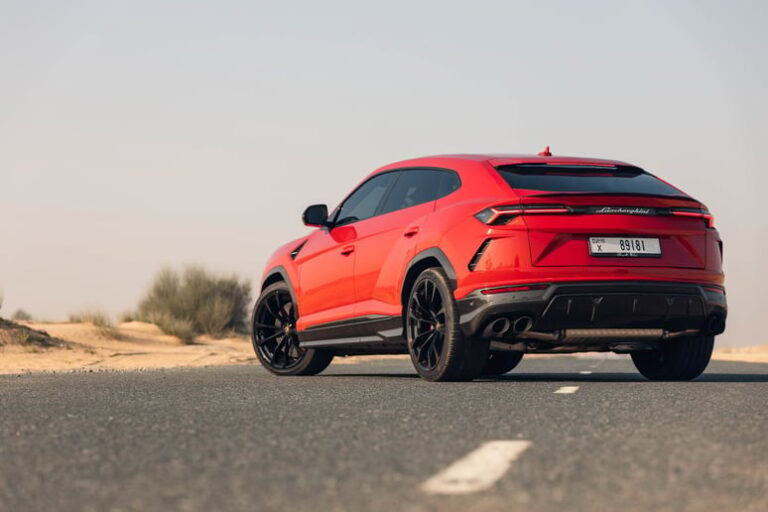 red_lamborghini-urus_2021_17885_8440c9d69f88b49c55d3e631beec8a16