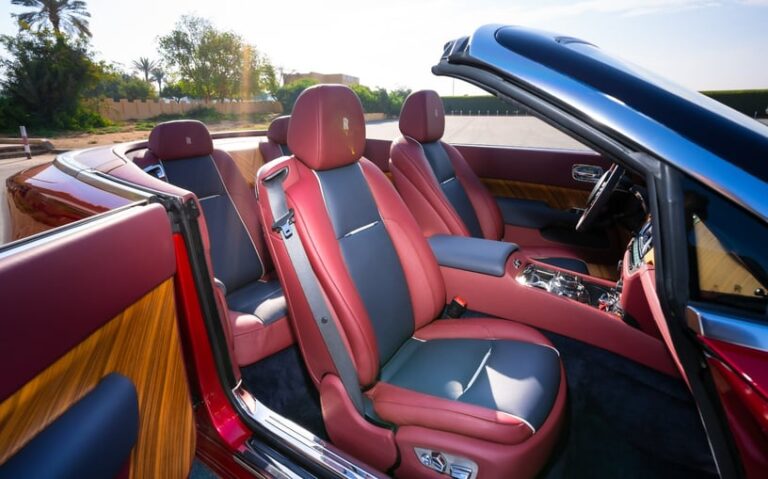 red_rolls-royce-dawn_2019_21691_e8a937ff92de9b34baf77f288082aed2