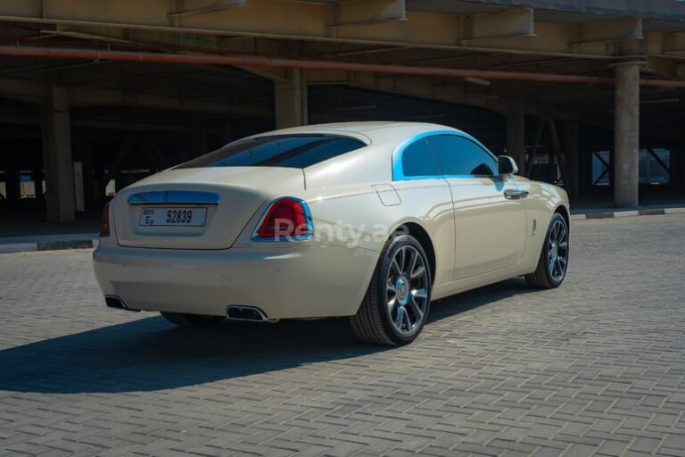 white_rolls-royce-wraith_2019_9228_f908c739ef055103d2afc1168dd8ed7c